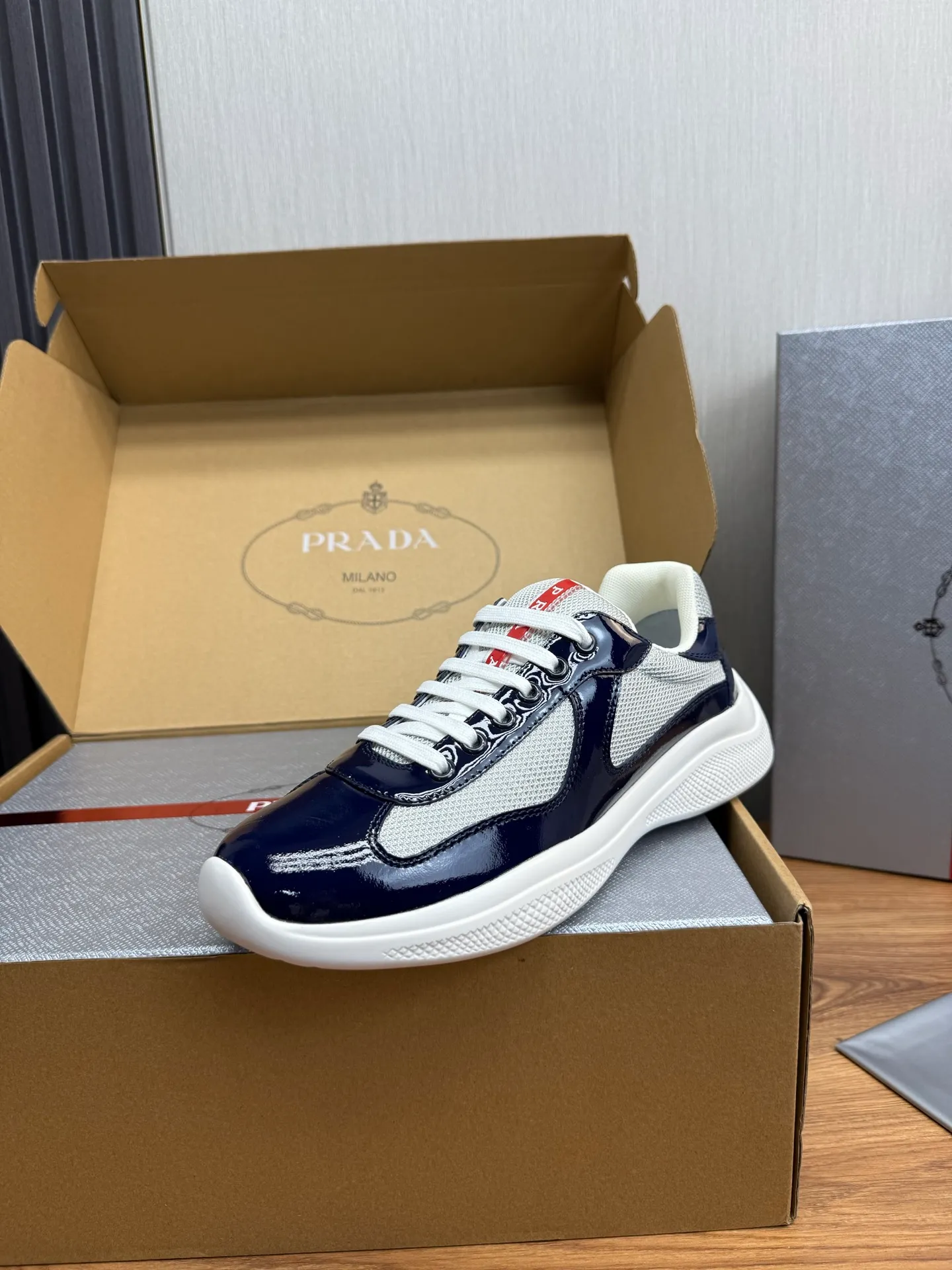 Men's shoes 640💰 [PRADA] Hot selling items🔥Must be recommended every day~~ Official website synchronized, 1:1 high quality shipments✔️ Imported cowhide fabric, rubber material + cowhide lining, original bottom, high-end airplane box packaging🎁 38-45 (38.45 custom-made, non-returnable)